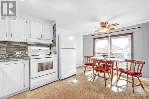 7481 Mitch Owens Road Unit#4, Ottawa, ON - Indoor Photo Showing Kitchen