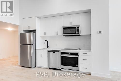 Th105 - 2799 Kingston Road, Toronto, ON - Indoor Photo Showing Kitchen