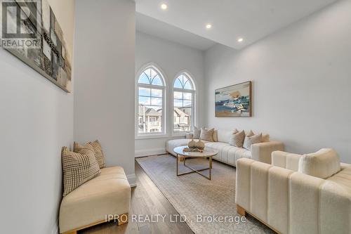 16 Seguin Street, Richmond Hill, ON - Indoor