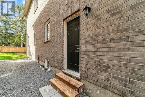 16 Seguin Street, Richmond Hill, ON - Outdoor With Exterior