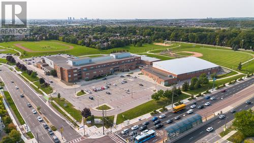 1525 - 7950 Bathurst Street, Vaughan, ON - Outdoor With View