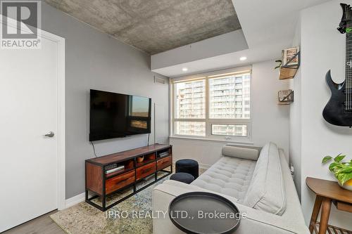 2401 - 1410 Dupont Street, Toronto, ON - Indoor