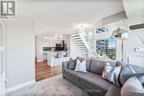 2512 - 155 Legion Road, Toronto, ON - Indoor Photo Showing Living Room