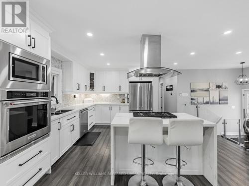 1569 Skyline Drive, Mississauga, ON - Indoor Photo Showing Kitchen With Upgraded Kitchen