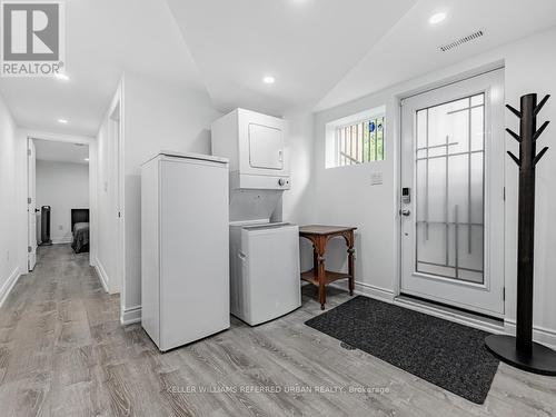 1569 Skyline Drive, Mississauga, ON - Indoor Photo Showing Laundry Room