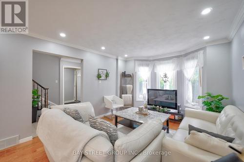 46 Fortura Court, Thorold, ON - Indoor Photo Showing Living Room