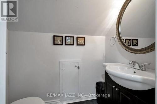 354 Kingsdale Avenue, Oshawa (O'Neill), ON - Indoor Photo Showing Bathroom