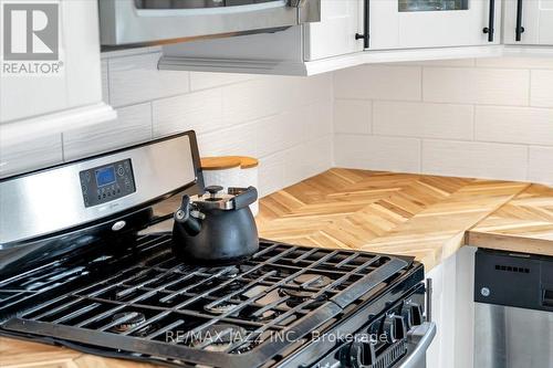 354 Kingsdale Avenue, Oshawa (O'Neill), ON - Indoor Photo Showing Kitchen