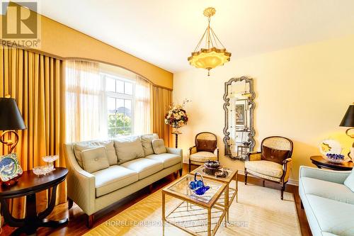 3121 Pincombe Drive, London, ON - Indoor Photo Showing Living Room