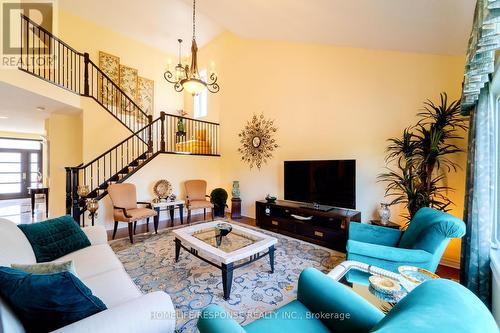 3121 Pincombe Drive, London, ON - Indoor Photo Showing Living Room