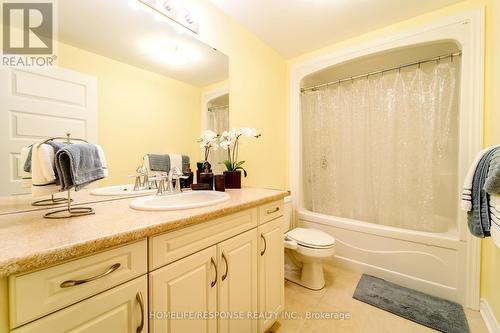 3121 Pincombe Drive, London, ON - Indoor Photo Showing Bathroom