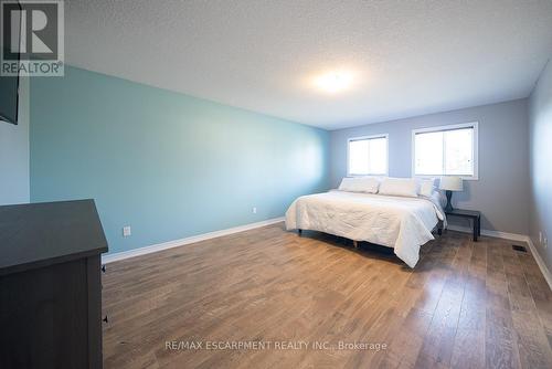 8 Oakes Court, Guelph, ON - Indoor Photo Showing Bedroom