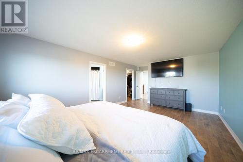 8 Oakes Court, Guelph, ON - Indoor Photo Showing Bedroom