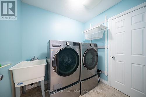 8 Oakes Court, Guelph, ON - Indoor Photo Showing Laundry Room