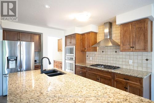 8 Oakes Court, Guelph, ON - Indoor Photo Showing Kitchen With Double Sink With Upgraded Kitchen