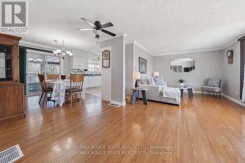 401 Cordova Road, Marmora And Lake, ON - Indoor Photo Showing Living Room