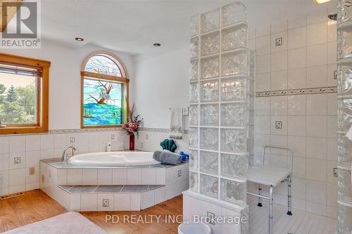 48 Sturgeon Glen Road, Kawartha Lakes (Fenelon Falls), ON - Indoor Photo Showing Bathroom