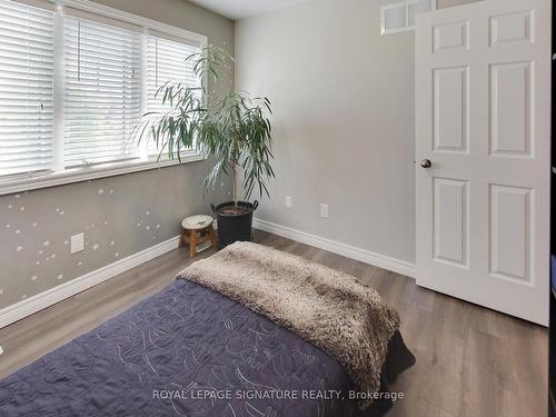 82 Pearcey Cres, Barrie, ON - Indoor Photo Showing Bedroom