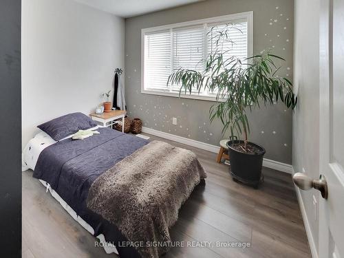 82 Pearcey Cres, Barrie, ON - Indoor Photo Showing Bedroom