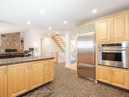 762 Vermouth Ave, Mississauga, ON - Indoor Photo Showing Kitchen