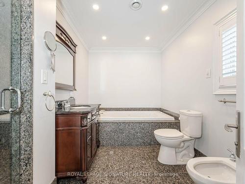 762 Vermouth Ave, Mississauga, ON - Indoor Photo Showing Bathroom