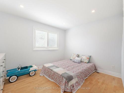 762 Vermouth Ave, Mississauga, ON - Indoor Photo Showing Bedroom