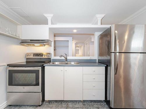 762 Vermouth Ave, Mississauga, ON - Indoor Photo Showing Kitchen With Double Sink