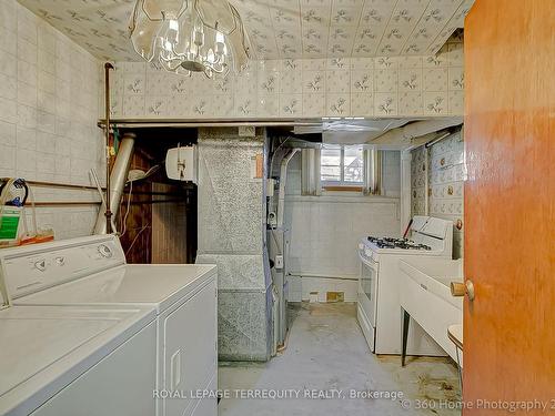 36 Ludgate Dr, Toronto, ON - Indoor Photo Showing Laundry Room