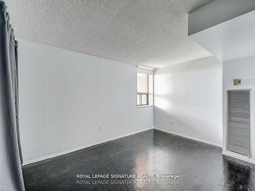 1411-4 Lisa St, Brampton, ON - Indoor Photo Showing Other Room