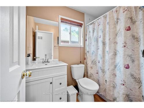 1278 Brillinger St, Oakville, ON - Indoor Photo Showing Bathroom