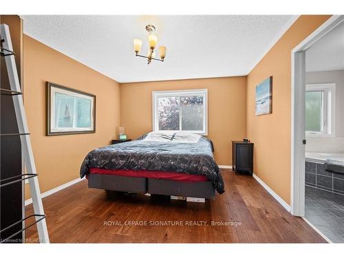 1278 Brillinger St, Oakville, ON - Indoor Photo Showing Bedroom