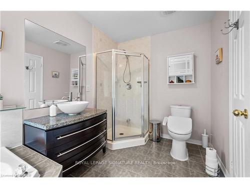 1278 Brillinger St, Oakville, ON - Indoor Photo Showing Bathroom