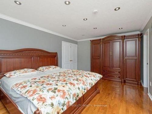 7087 Drumcashel Crt, Mississauga, ON - Indoor Photo Showing Bedroom