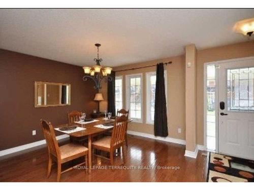 7087 Drumcashel Crt, Mississauga, ON - Indoor Photo Showing Dining Room