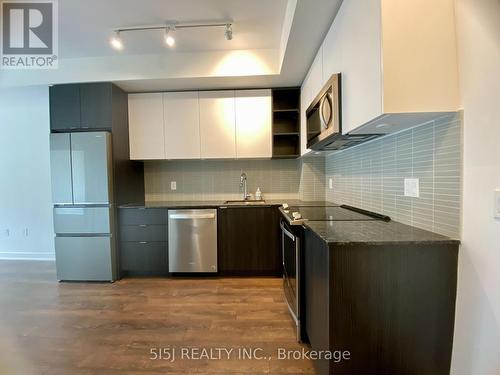 710 - 100 Eagle Rock Way, Vaughan, ON - Indoor Photo Showing Kitchen