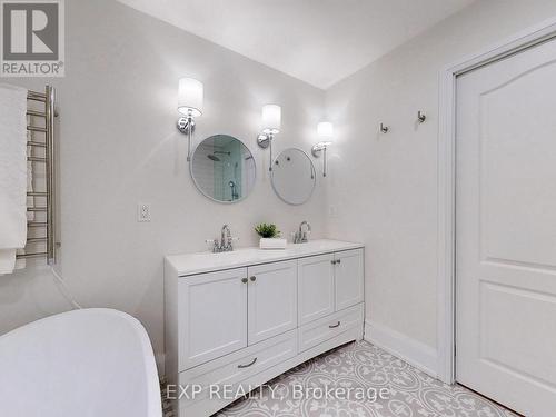 190 Crestwood Road, Caledon, ON - Indoor Photo Showing Bathroom