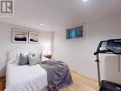 190 Crestwood Road, Caledon, ON - Indoor Photo Showing Bedroom