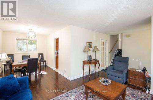 2090 Linmouth Terrace, Burlington, ON - Indoor Photo Showing Living Room