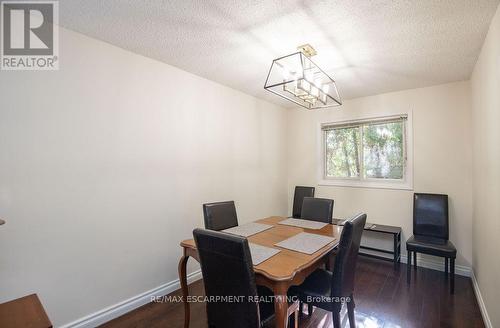 2090 Linmouth Terrace, Burlington, ON - Indoor Photo Showing Dining Room