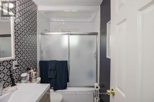 2090 Linmouth Terrace, Burlington, ON - Indoor Photo Showing Bathroom