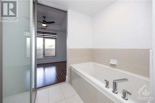 131 Holland Avenue Unit#405, Ottawa, ON - Indoor Photo Showing Bathroom