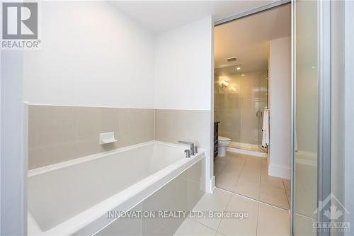 405 - 131 Holland Avenue, Ottawa, ON - Indoor Photo Showing Bathroom