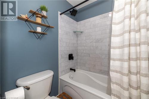 880 11Th Avenue E, Owen Sound, ON - Indoor Photo Showing Bathroom