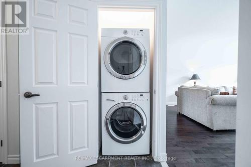 8 Hillgartner Lane, Hamilton, ON - Indoor Photo Showing Laundry Room