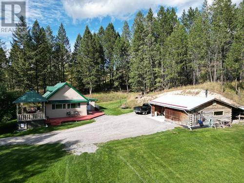 5670 Glenmore Drive, Edgewater, BC - Outdoor With Deck Patio Veranda