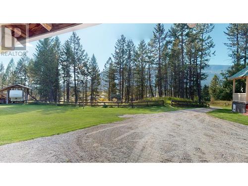 5670 Glenmore Drive, Edgewater, BC - Outdoor