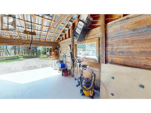 5670 Glenmore Drive, Edgewater, BC -  Photo Showing Other Room