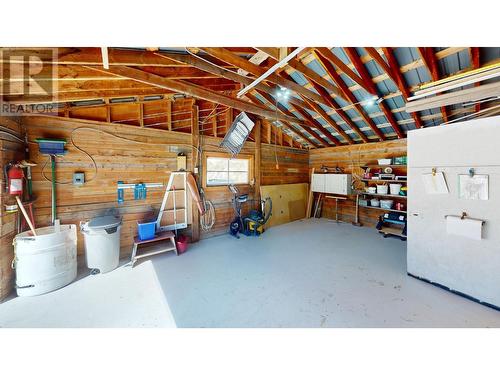 5670 Glenmore Drive, Edgewater, BC - Indoor Photo Showing Basement