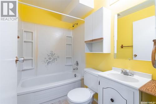 338 Wollaston Rise, Saskatoon, SK - Indoor Photo Showing Bathroom