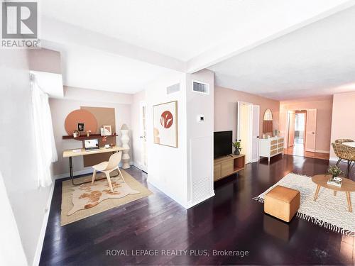 1601 - 44 Gerrard Street W, Toronto, ON - Indoor Photo Showing Living Room